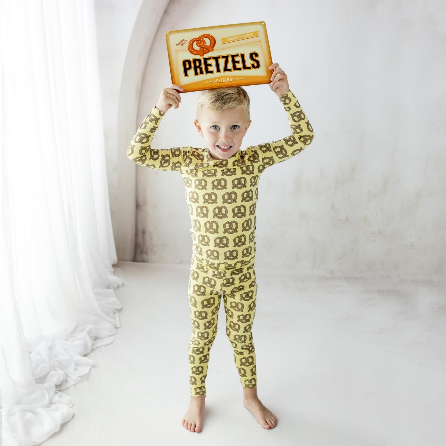 Print Long Sleeve Pajama Set in Flax Giant Pretzel (333348)