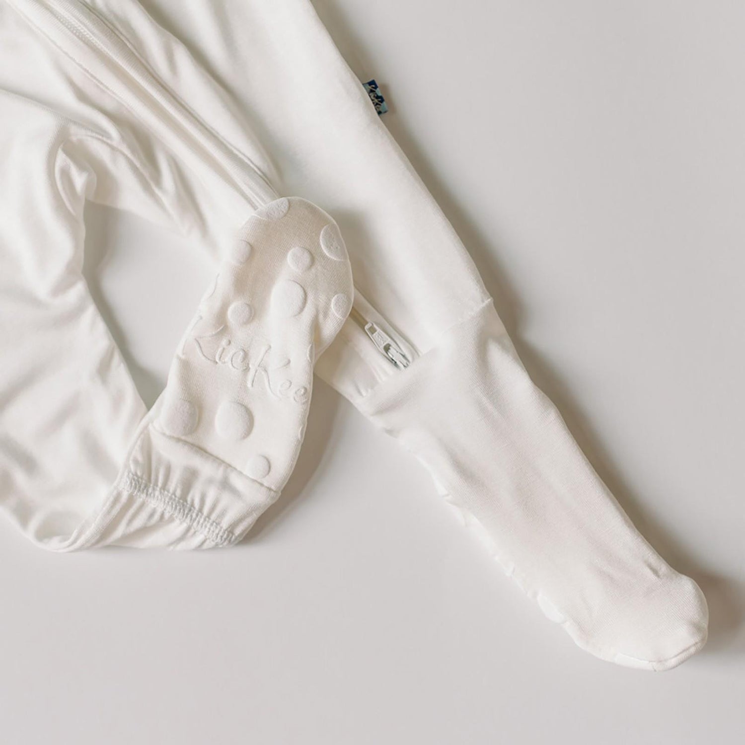 Print Layette Ruffle Footie with 2 Way Zipper in Natural Bubbles (369366)