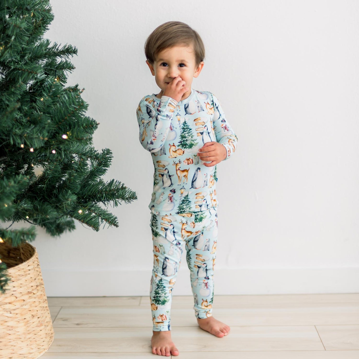 Print Long Sleeve Pajama Set in Spring Sky Winter Woodland (343680)