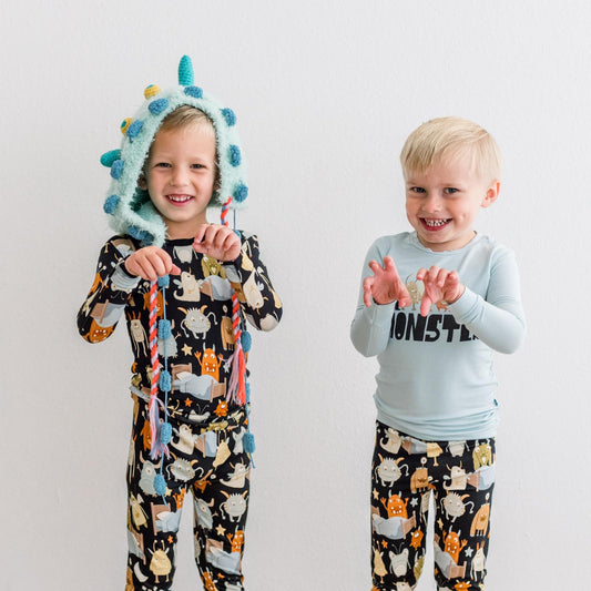 Print Long Sleeve Pajama Set in Midnight Monsters Under the Bed (352072)