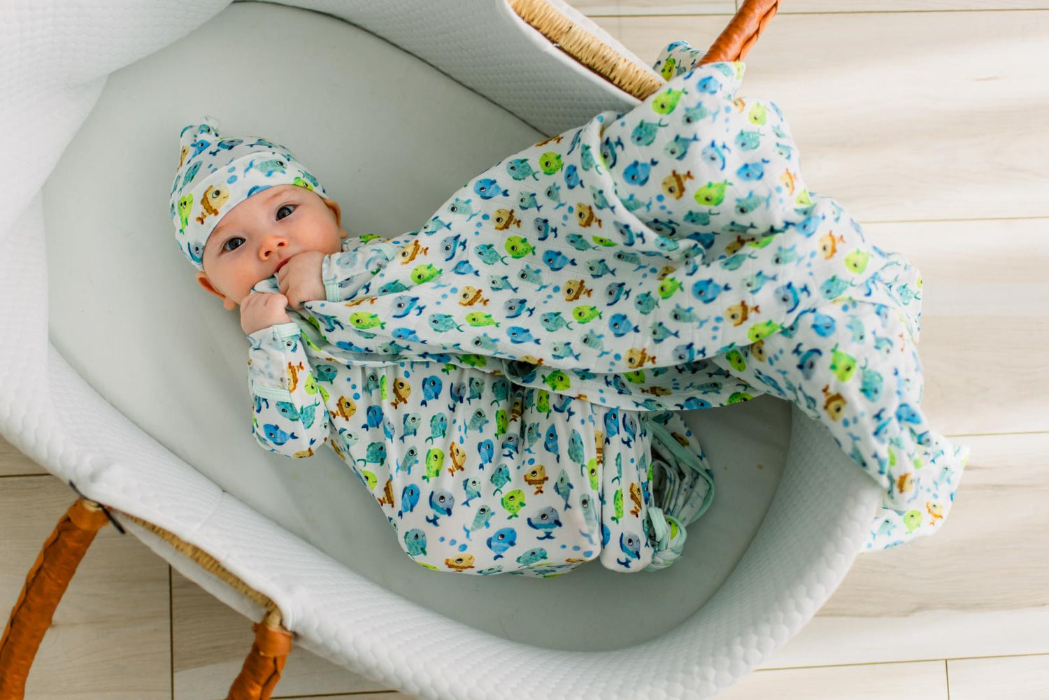 Print Dreamy Soft Muslin Swaddling Blanket in Natural Fishies (378080)