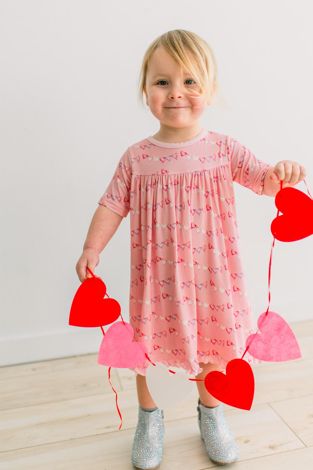 Print Short Sleeve Swing Dress in Baby Rose Heart Bunting (378098)