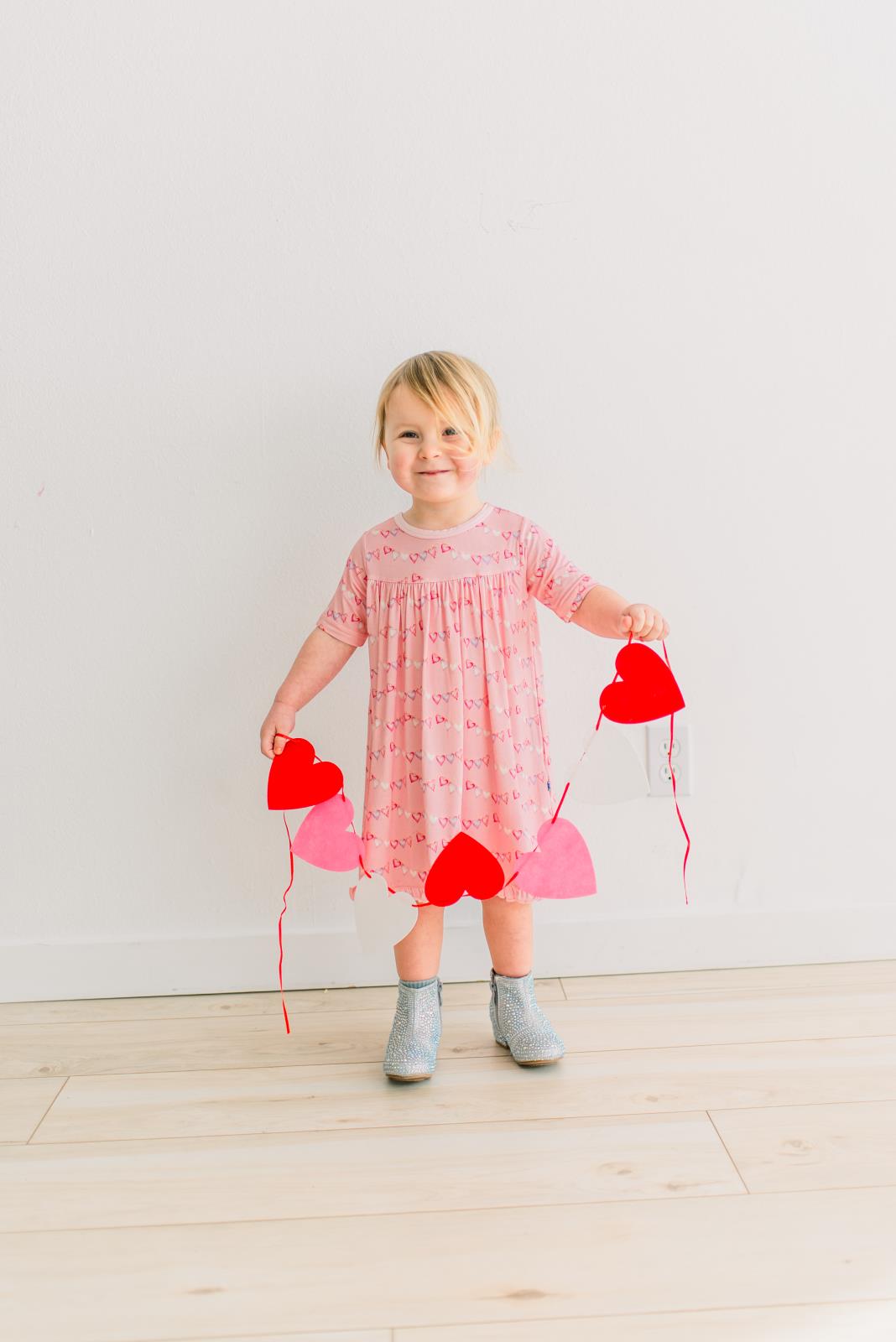 Print Short Sleeve Swing Dress in Baby Rose Heart Bunting (378101)