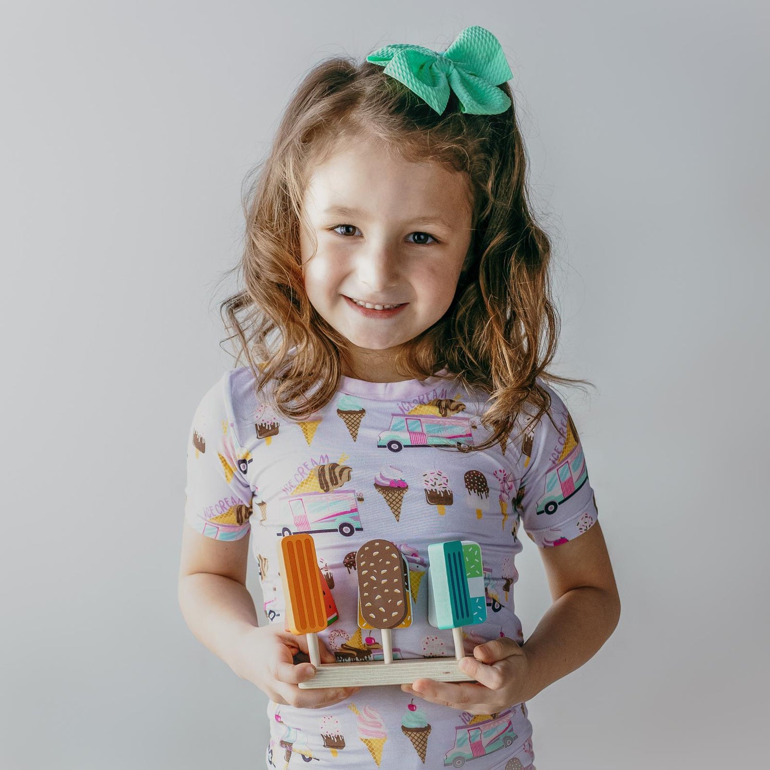 Print Short Sleeve Pajama Set with Shorts in Thistle Ice Cream Truck (362265)