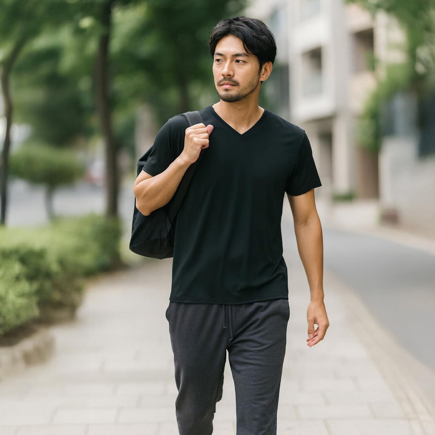 Men's Short Sleeve V-Neck Tee in Midnight (373778)