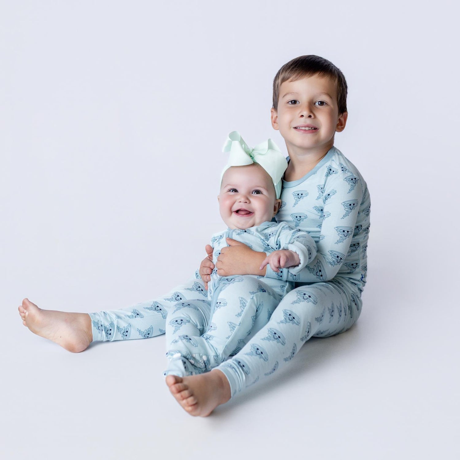 Print Long Sleeve Pajama Set in Spring Sky Happy Tornado (359840)