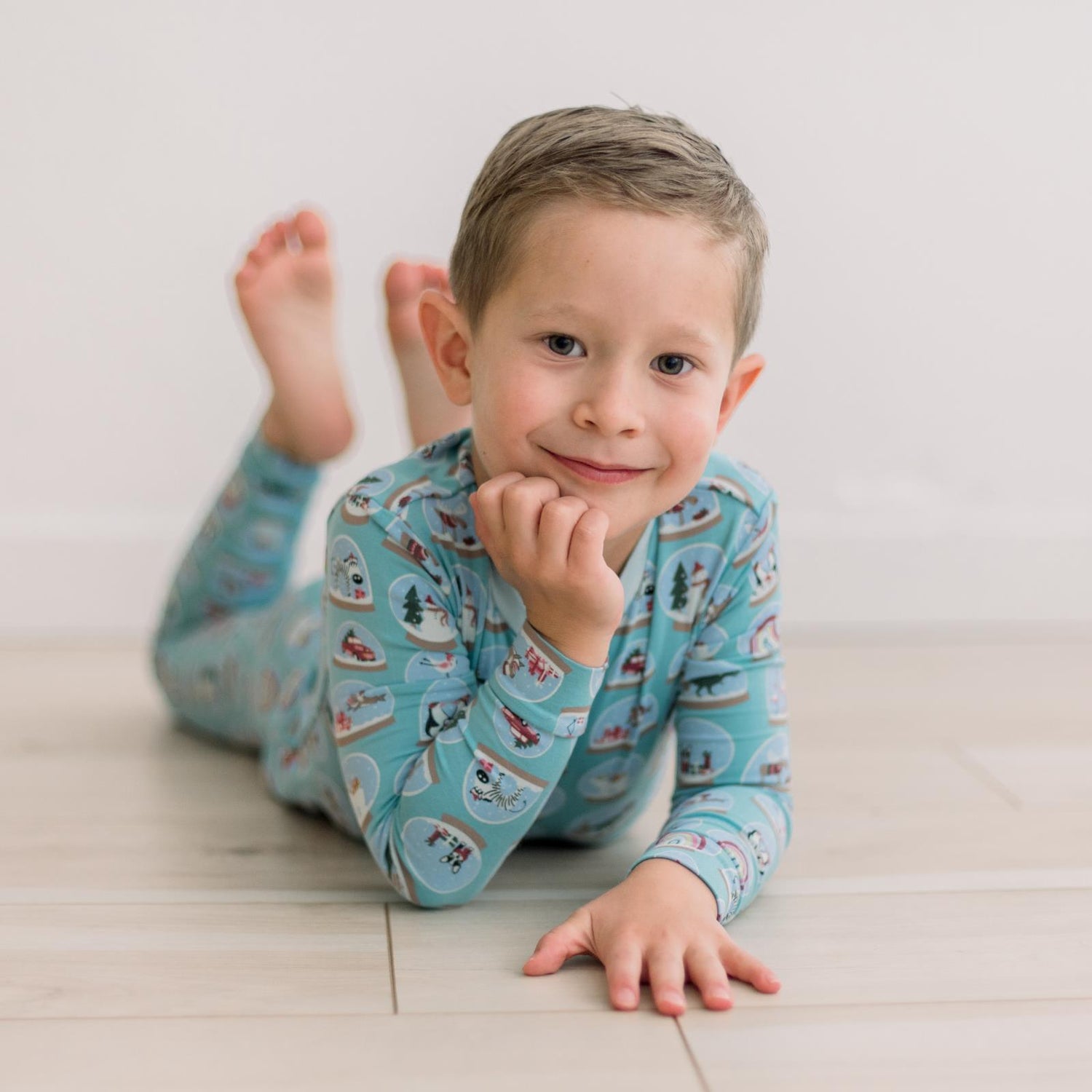 Print Long Sleeve Pajama Set in Glacier Snow Globes (371580)