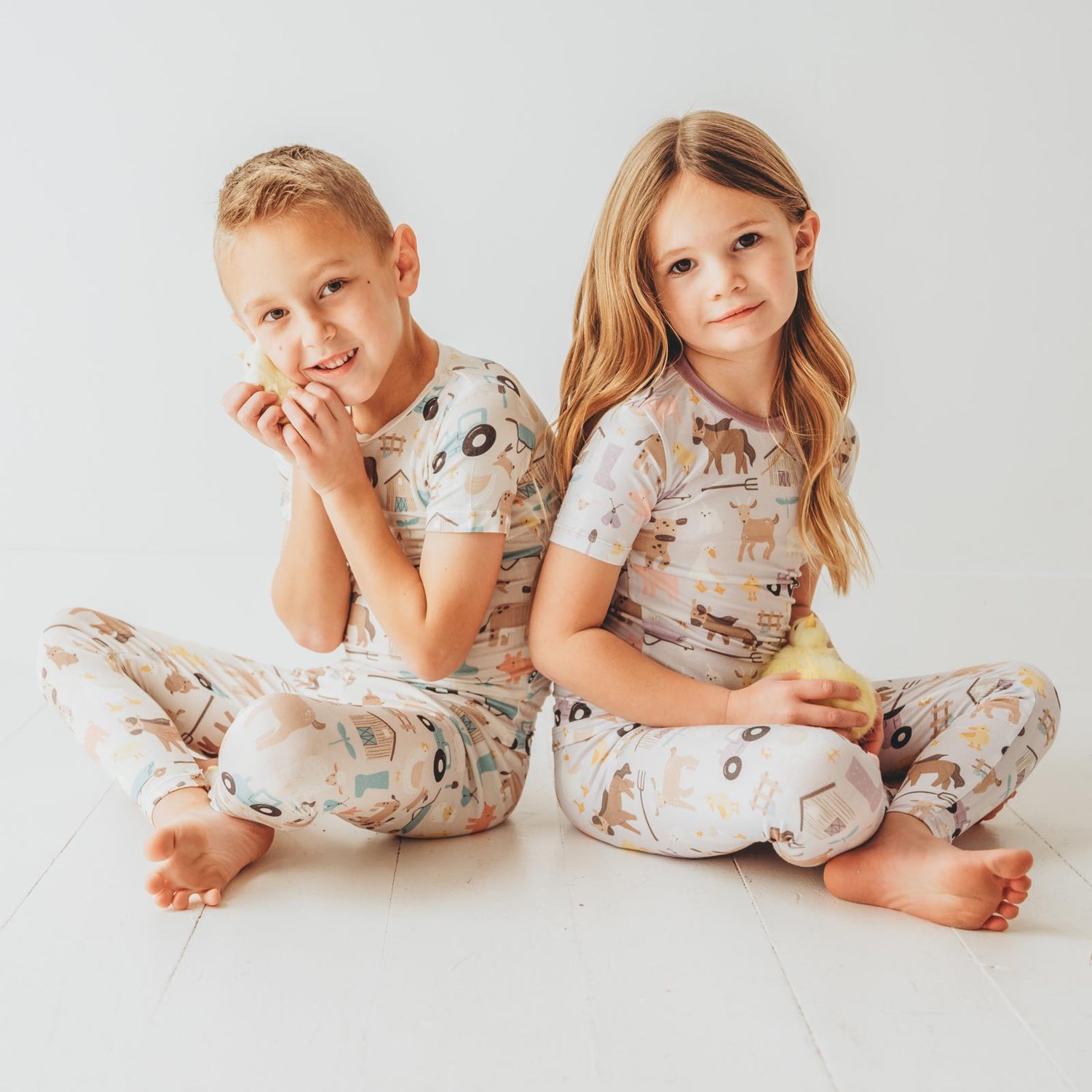 Print Short Sleeve Pajama Set in Latte Morning on the Farm (359351)