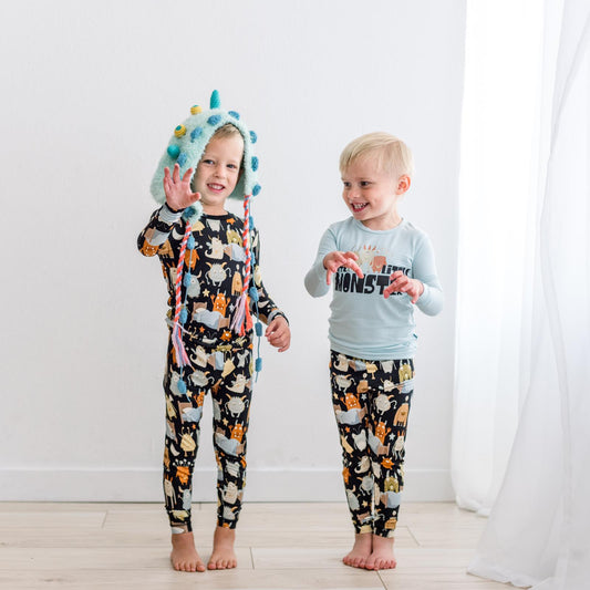 Print Long Sleeve Pajama Set in Midnight Monsters Under the Bed (373512)