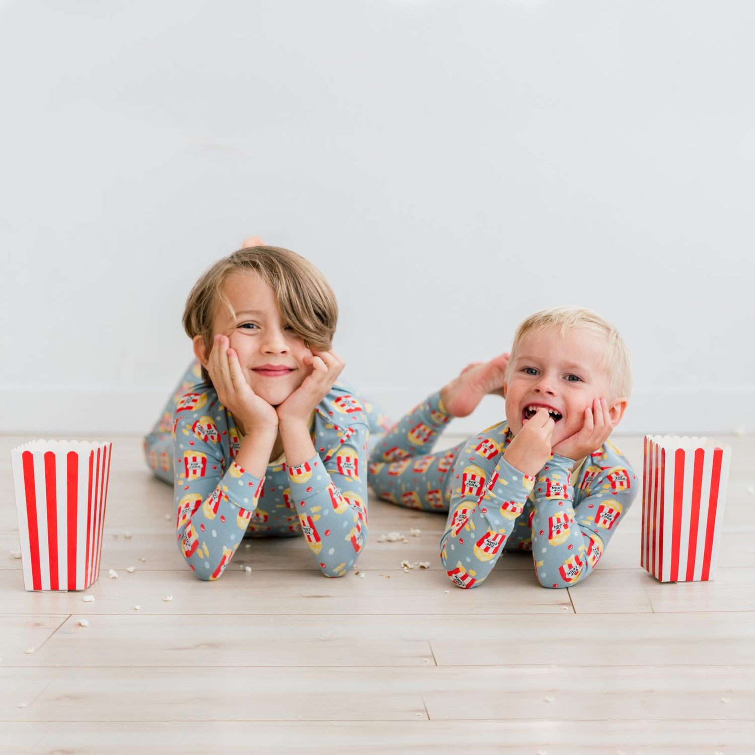 Print Long Sleeve Pajama Set in Stormy Sea Movie Night (373361)