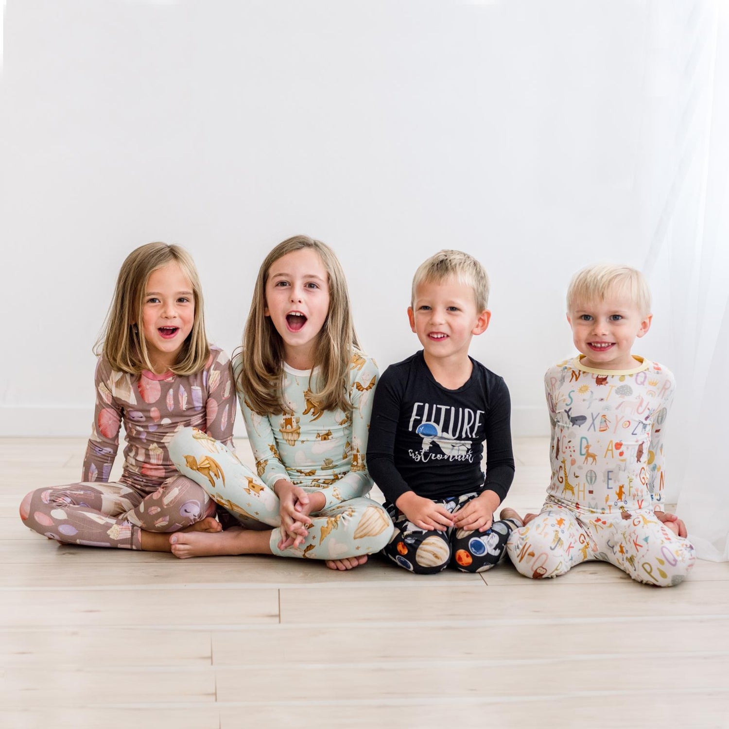 Print Long Sleeve Pajama Set in Aloe Castles and Clouds (373377)