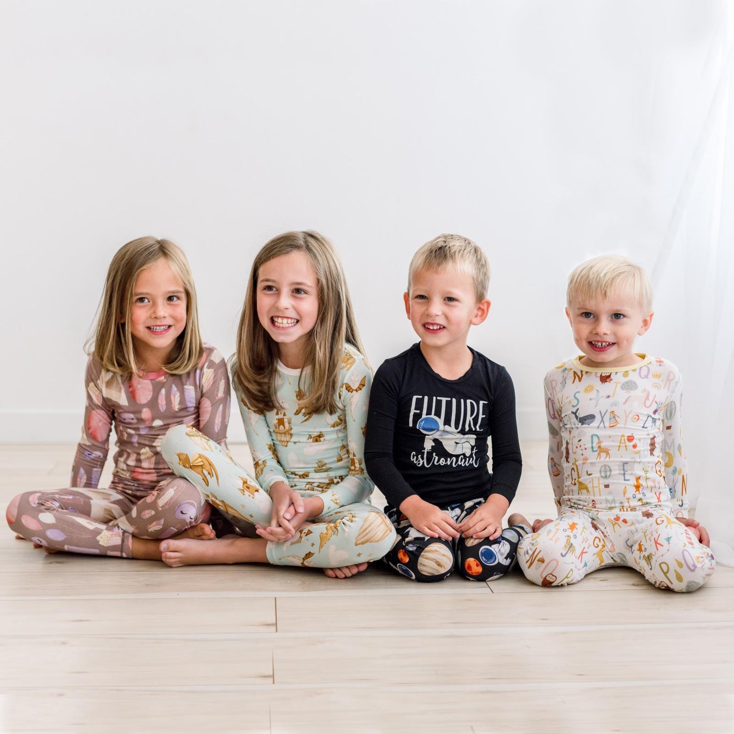 Print Long Sleeve Pajama Set in Aloe Castles and Clouds (373415)