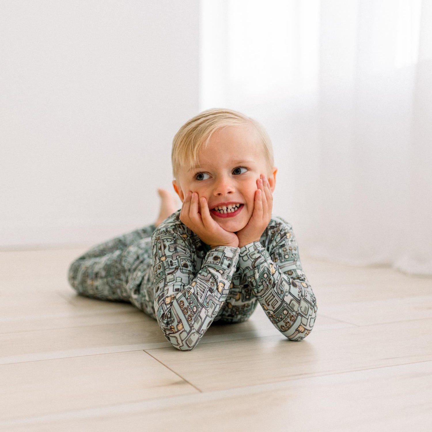 Print Long Sleeve Pajama Set in Spring Sky Tinkering (373846)