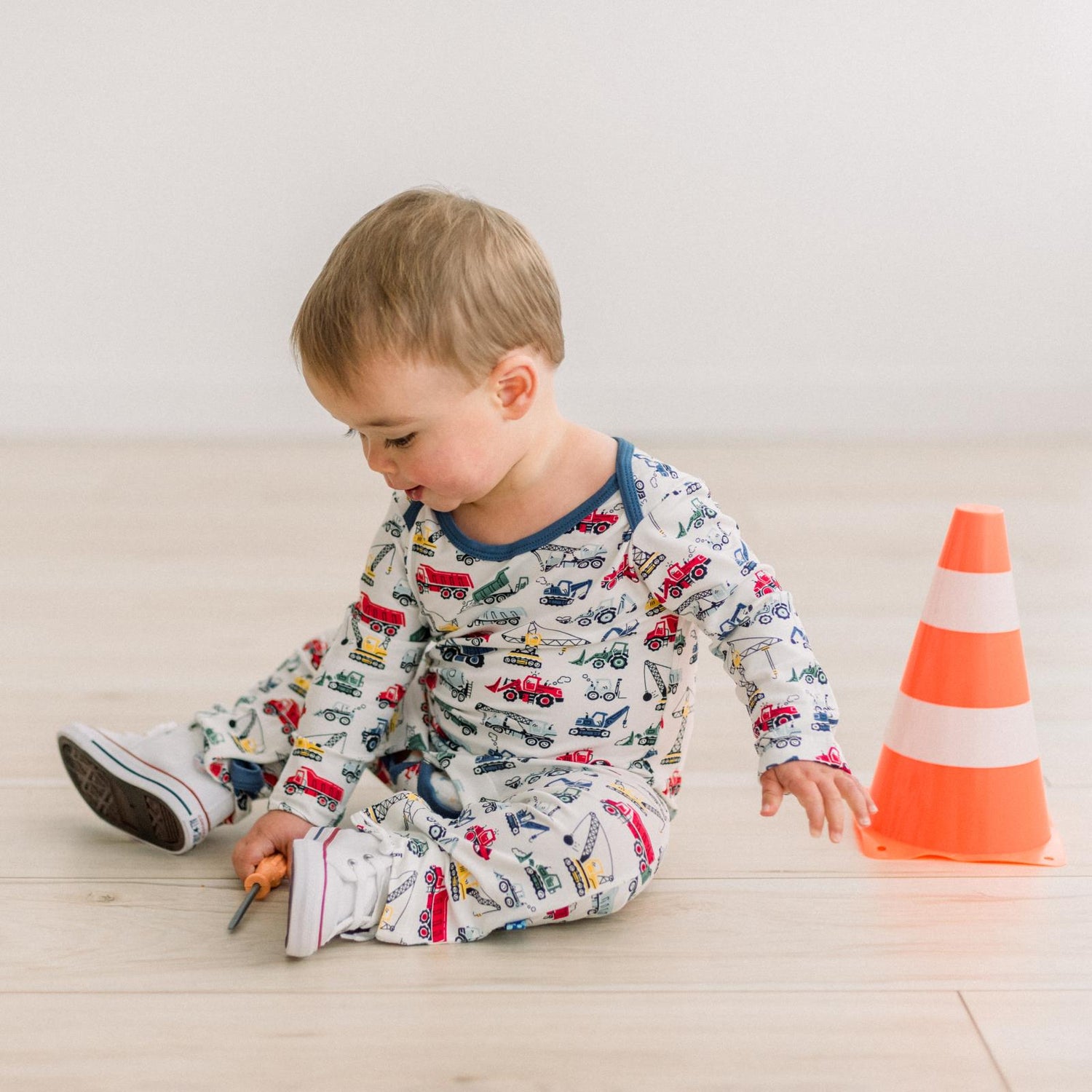 Print Long Sleeve Beau Romper in Natural Construction Trucks (373911)