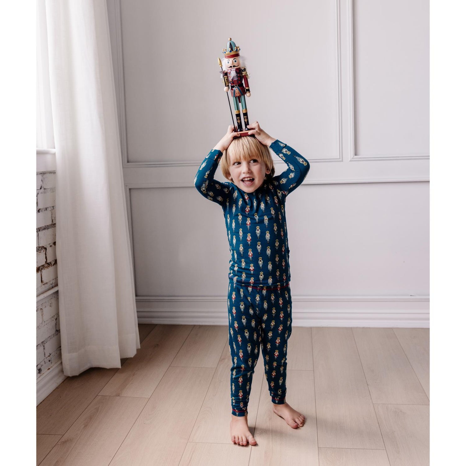 Print Long Sleeve Pajama Set in Peacock Nutcrackers (298694)