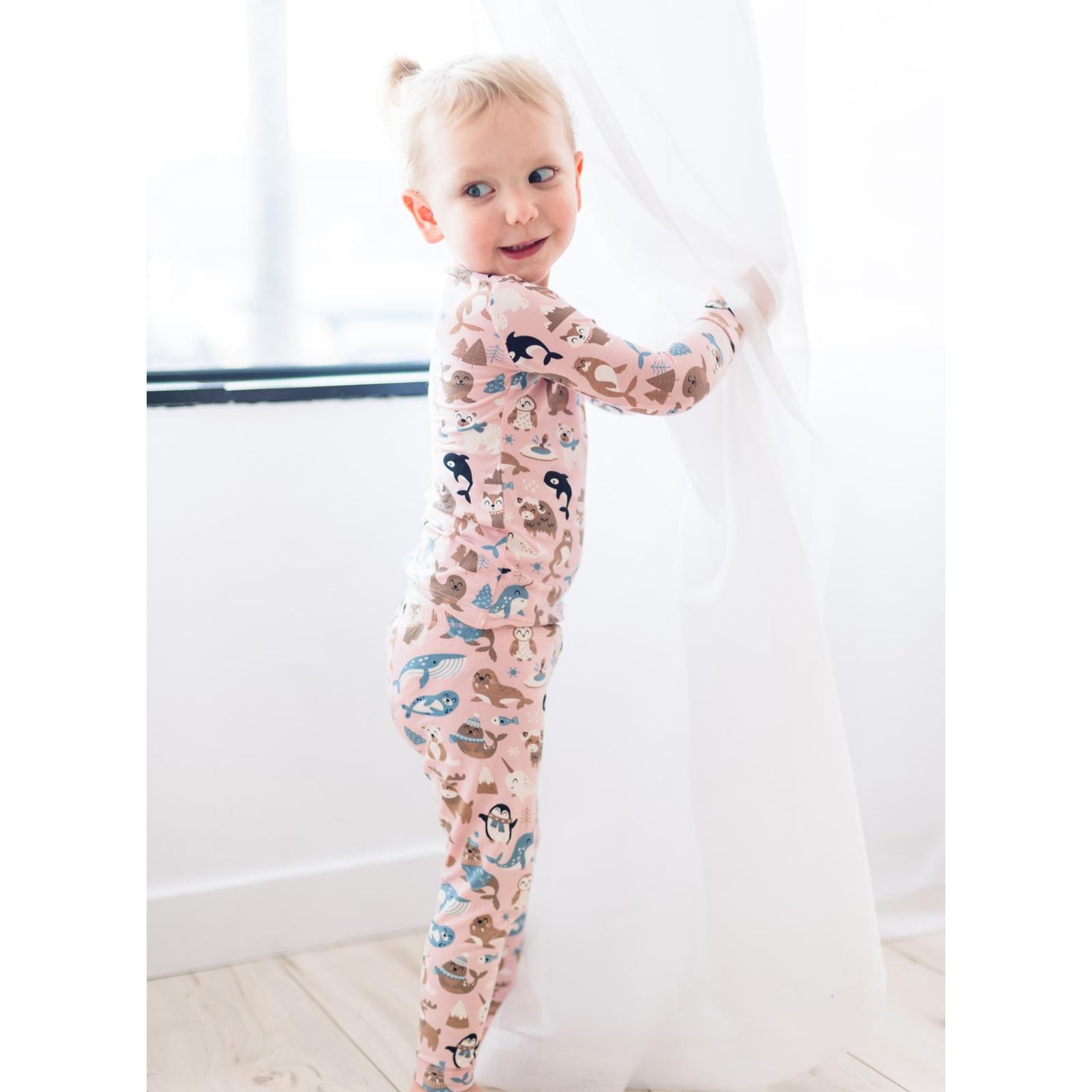 Print Long Sleeve Pajama Set in Baby Rose Arctic Animals (370869)