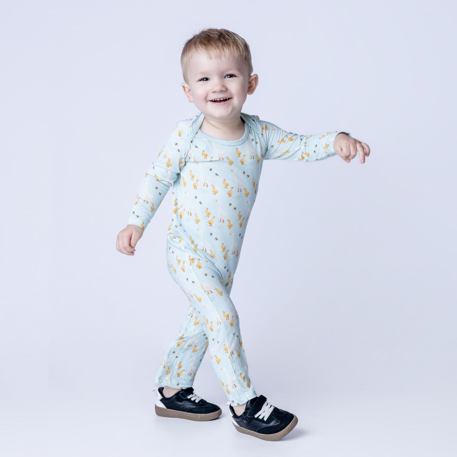 Print Long Sleeve Beau Romper in Spring Sky Feeding Ducks (364270)