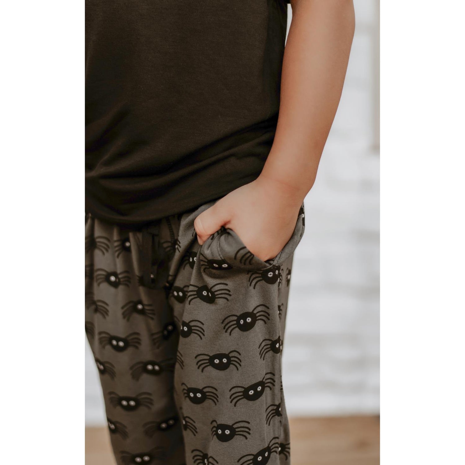 Print Lightweight Joggers in Stone Spiders (344057)