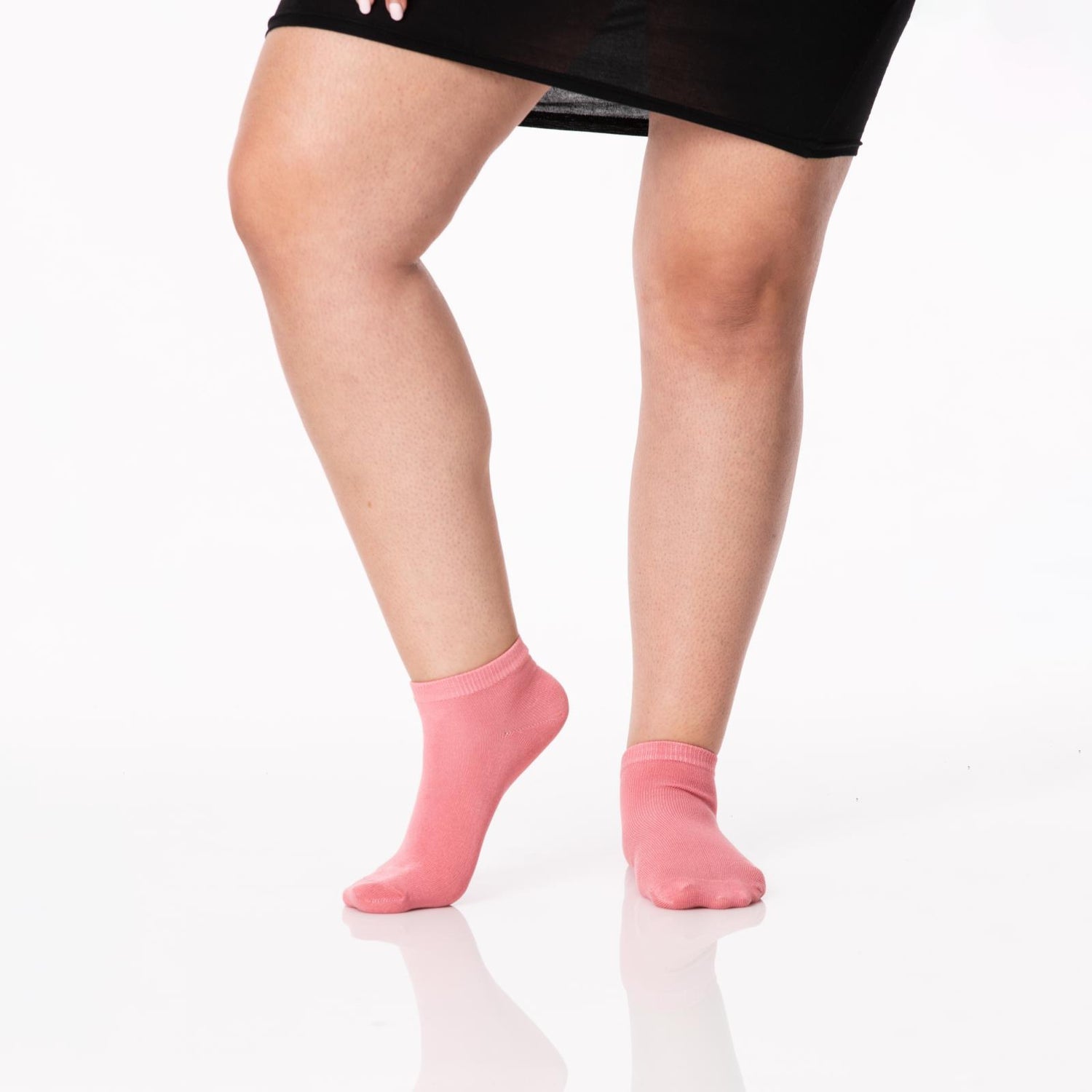 Women's Solid Ankle Socks in Strawberry